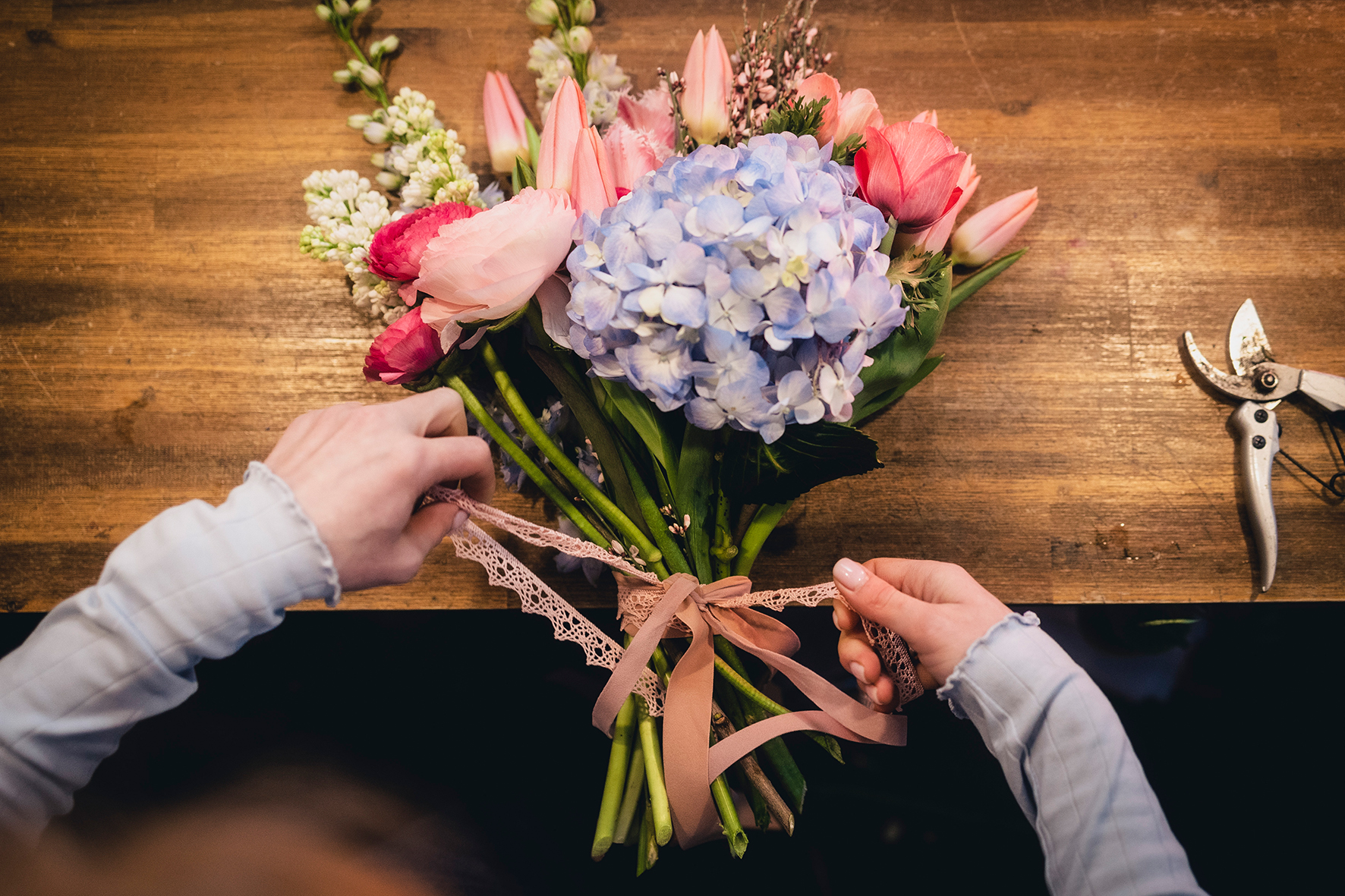 Blumengeschäfte in Oberhausen: Für den Kreativ-Job mit Rosen, Nelken, Lilien & Co. gibt es mehr Geld